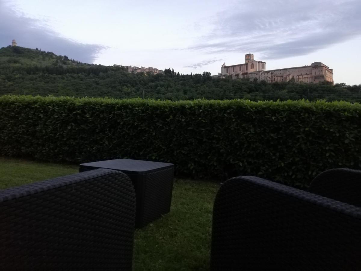 La Casa Tra Gli Ulivi Bed & Breakfast Assisi Eksteriør bilde